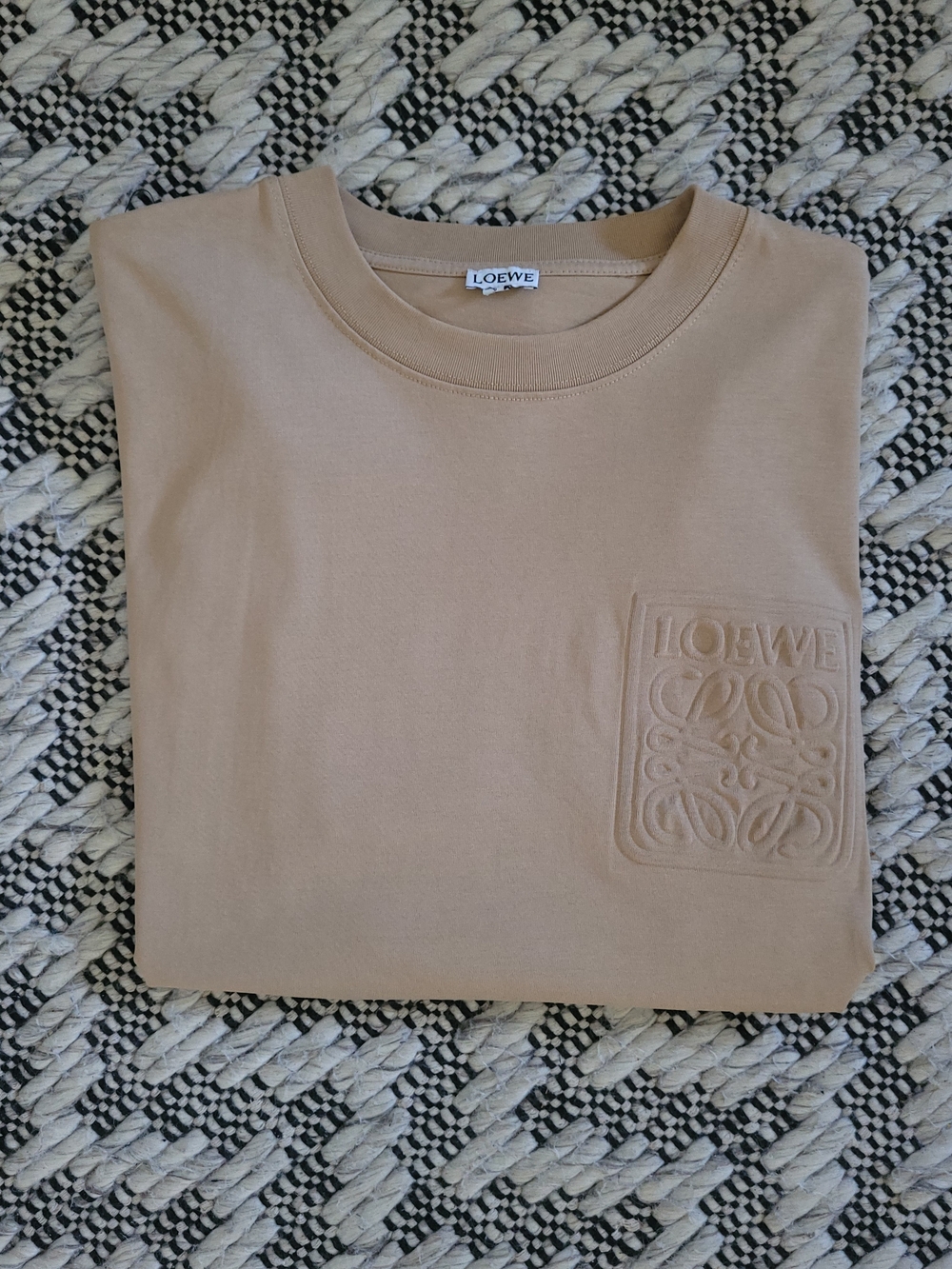 Loewe Men’s Tan Crewneck Logo T-Shirt - Picture 3 of 5